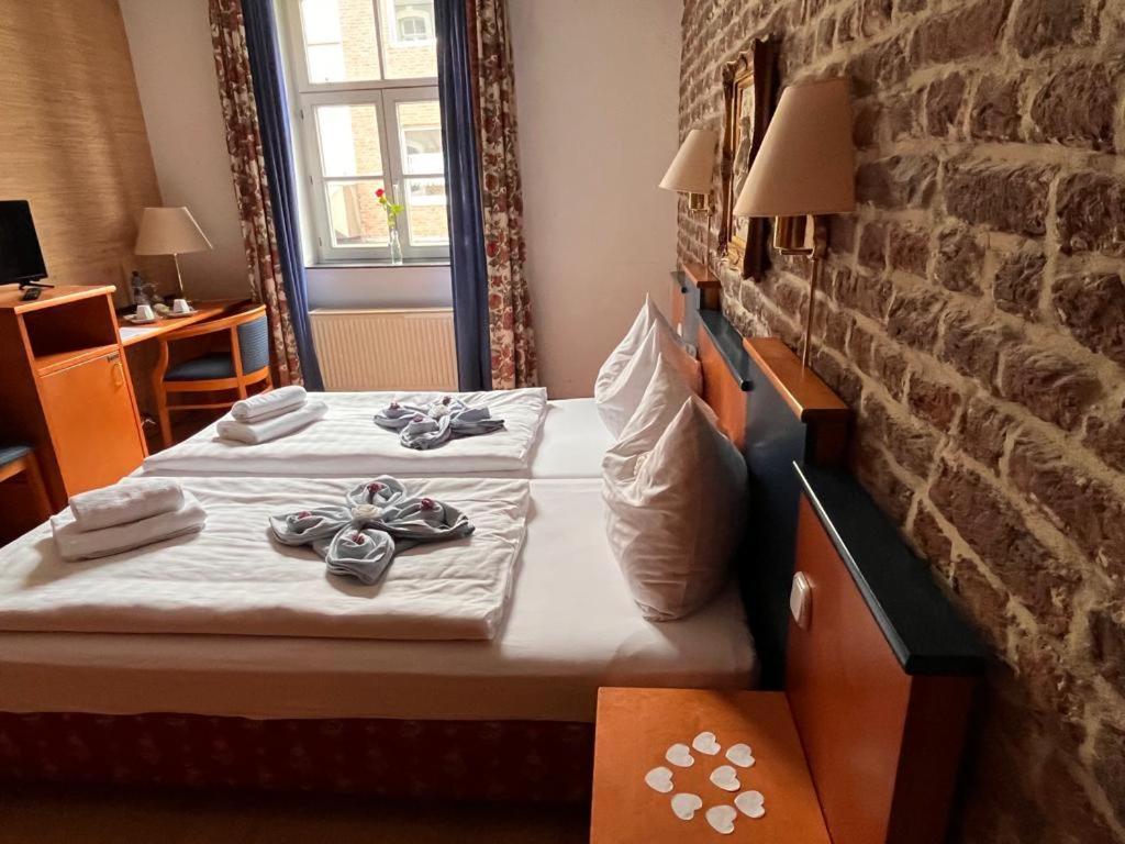 Hotel Zur Bruecke Херцогенрат Экстерьер фото