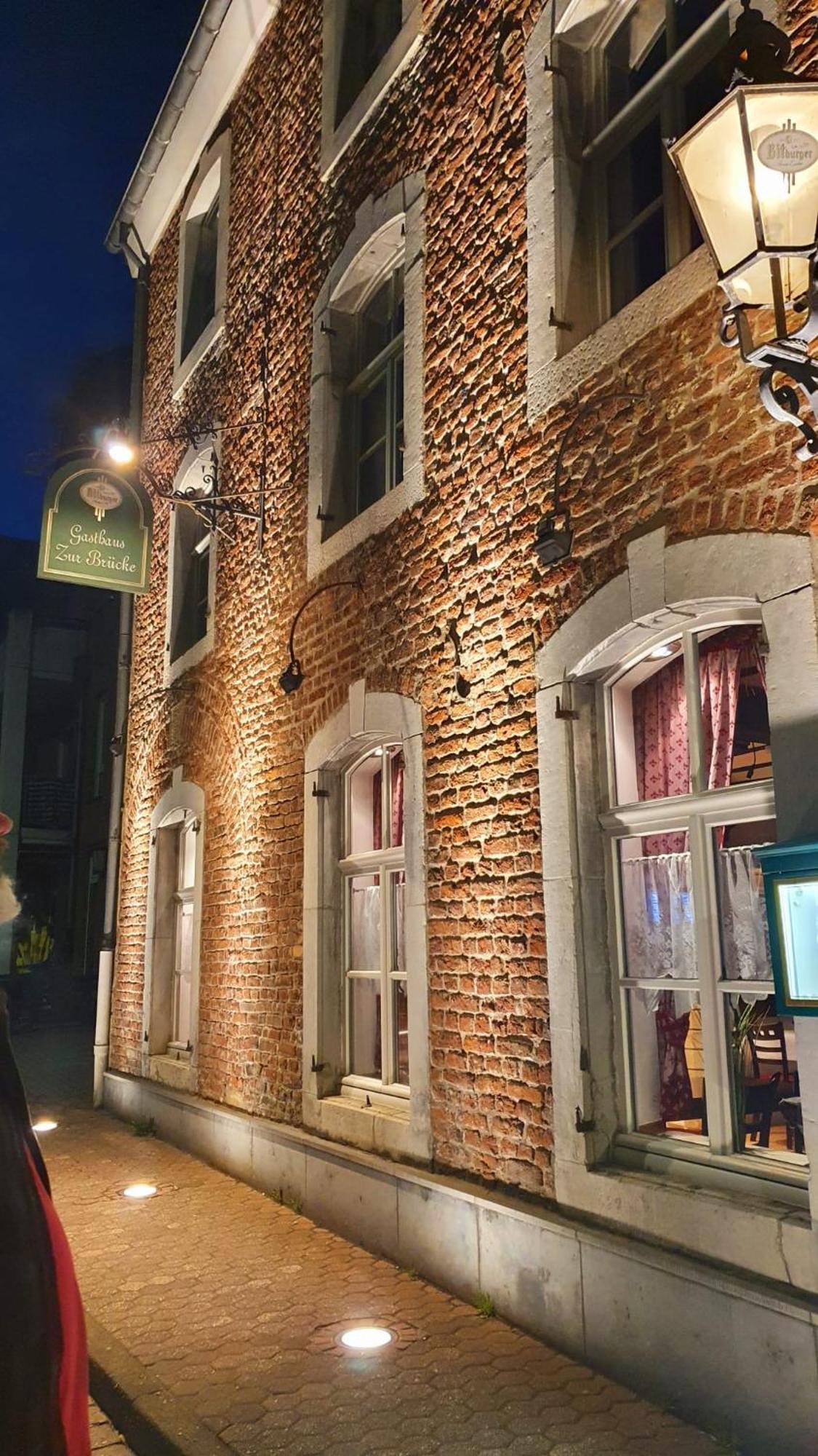 Hotel Zur Bruecke Херцогенрат Экстерьер фото