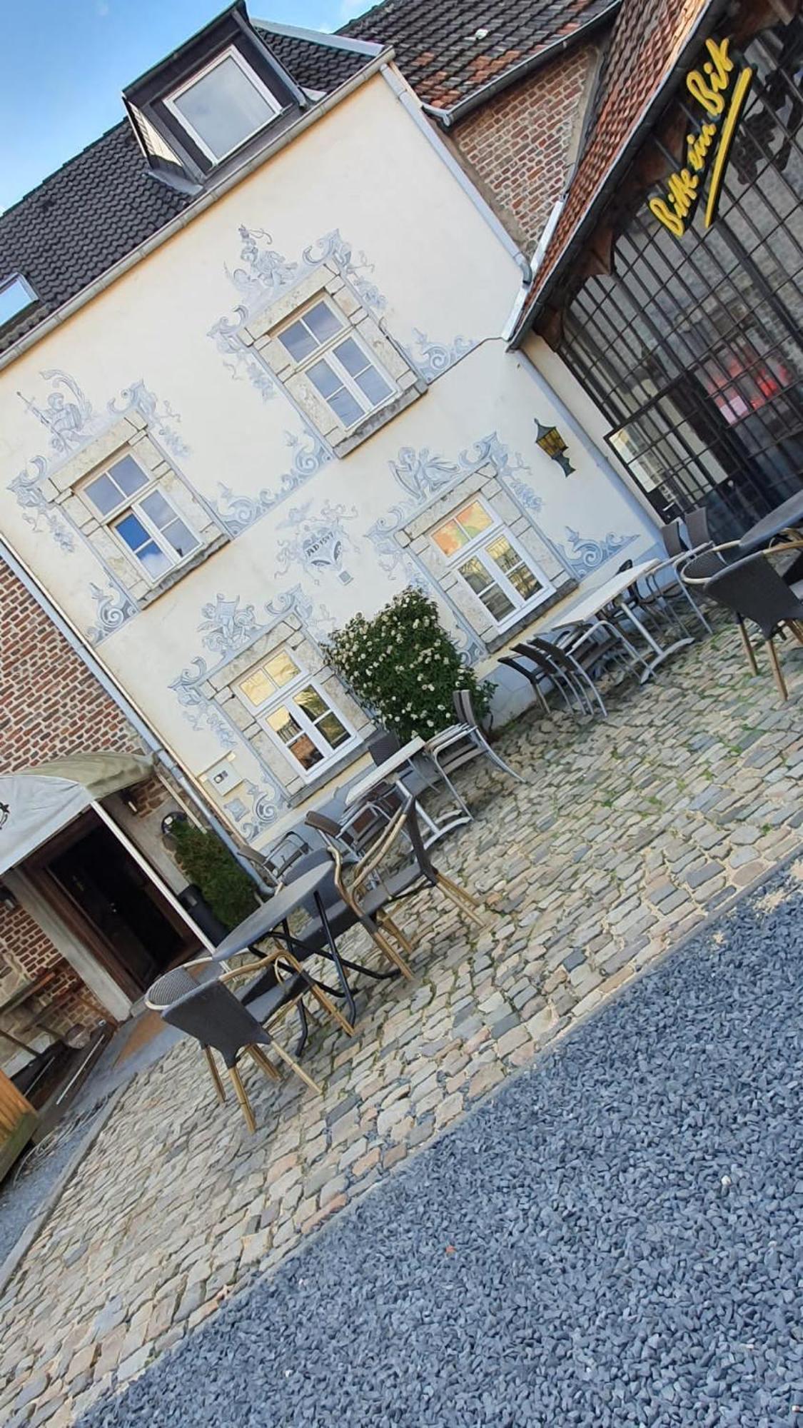 Hotel Zur Bruecke Херцогенрат Экстерьер фото